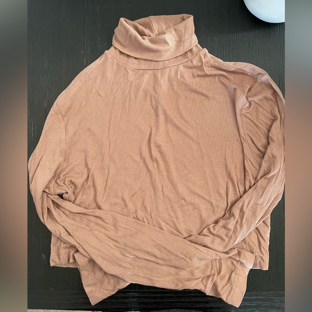Love charm turtle neck crop top, tan color , size large